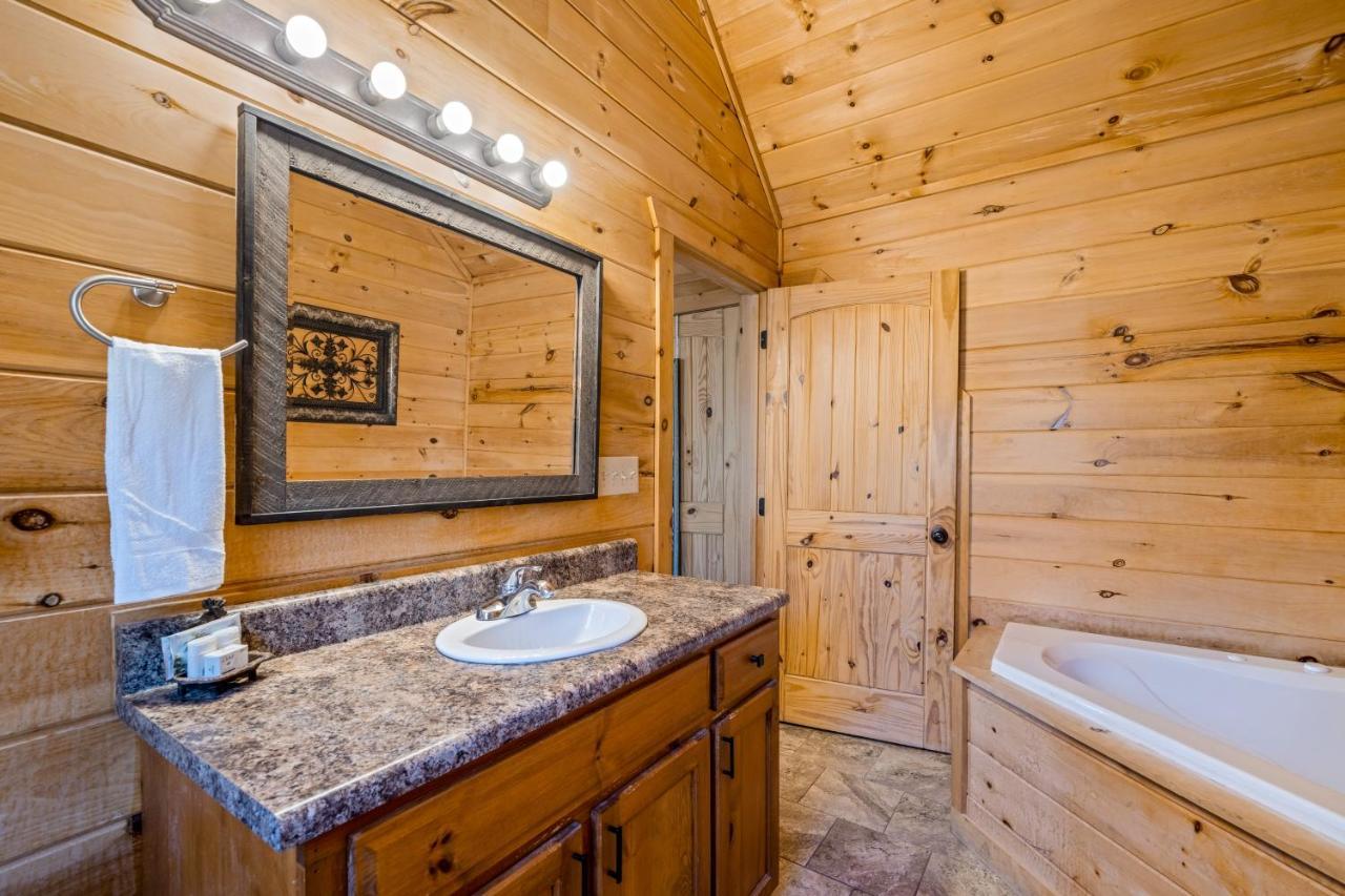 Blue Ridge Bear Bungalow מראה חיצוני תמונה